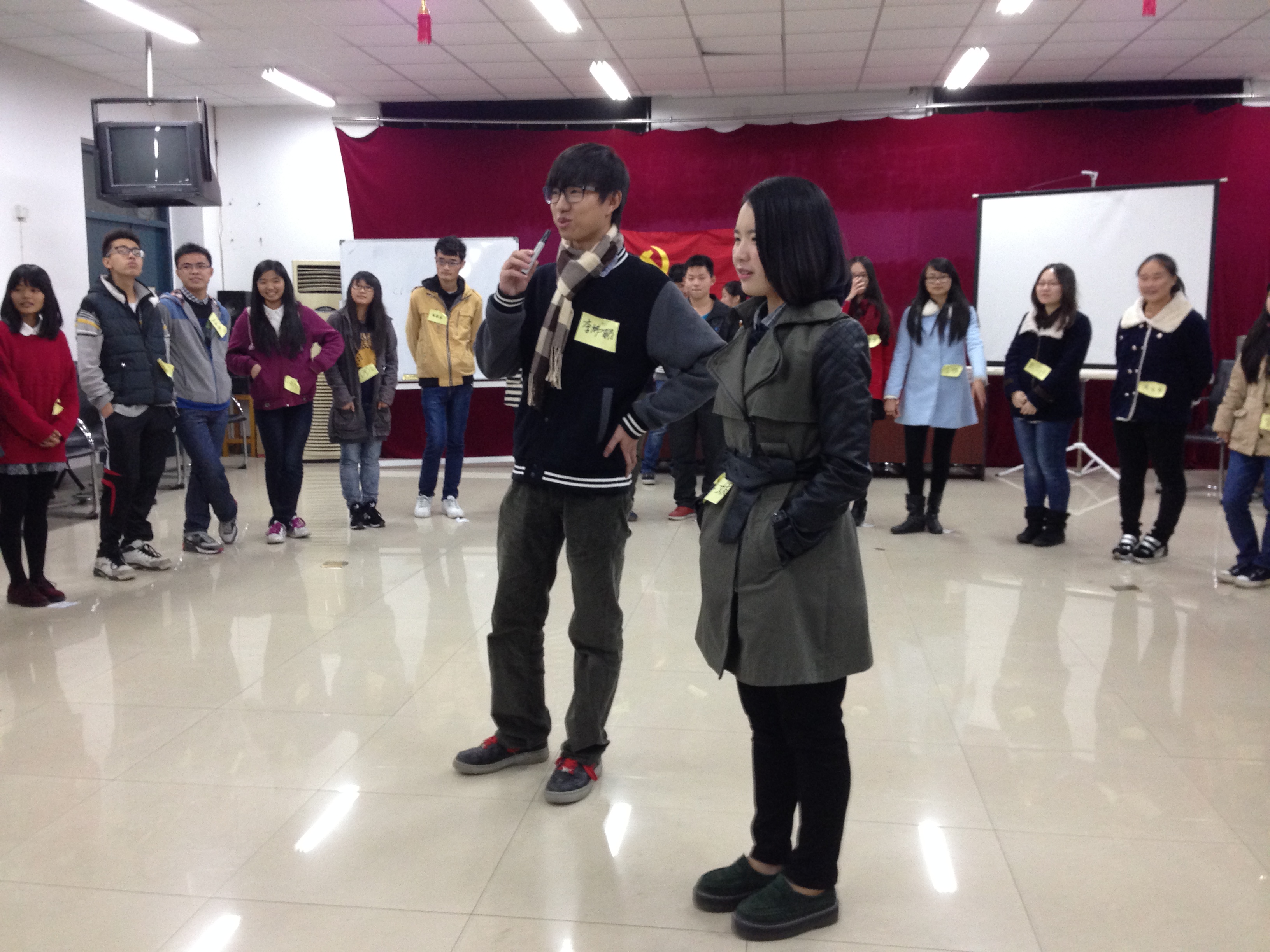 12.13生工欧冠直播心理团训活动(郭燕瑜摄1